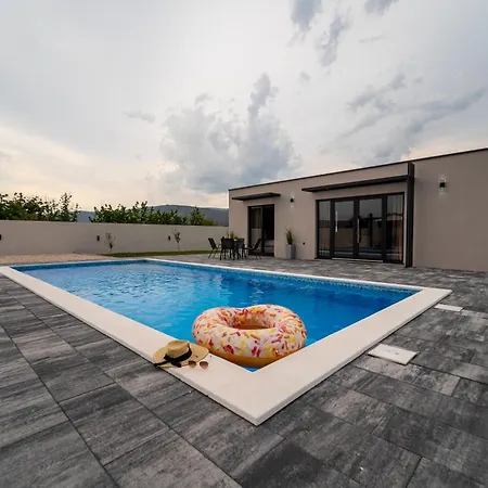 Dodir Sunca Villa *